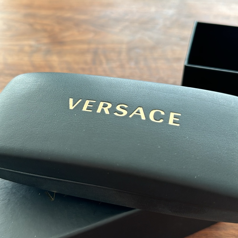 Authentic Versace Glasses Case Only (w/ outerbox, booklet and og cleaning cloth) - Picture 5 of 6